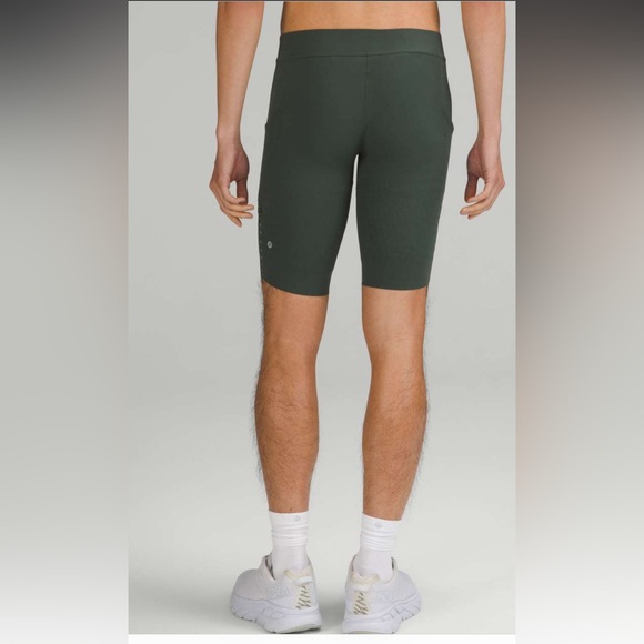 Lululemon SenseKnit Men Running Short
10" Smoked Spruce Small - Picture 3 of 10